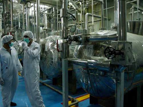 Các chuyên gia IAEA kiểm tra một cơ sở hạt nhân ở IranẢnh: EPA