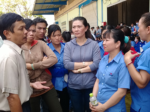 Tư vấn pháp lý, hỗ trợ NLĐ khởi kiện đòi quyền lợi - Ảnh 1.