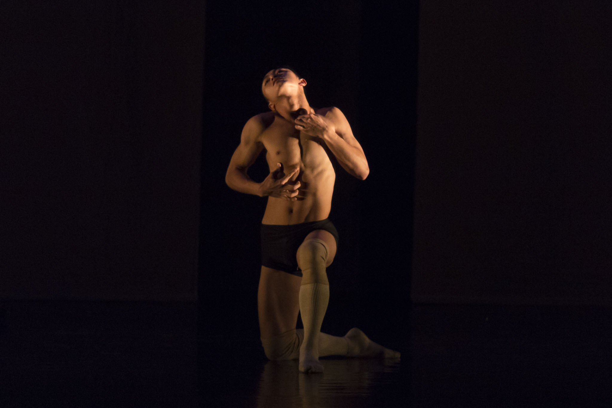 S&ugrave;ng A L&ugrave;ng đốn tim kh&aacute;n giả với Ru đ&ecirc;m - Ảnh 2.