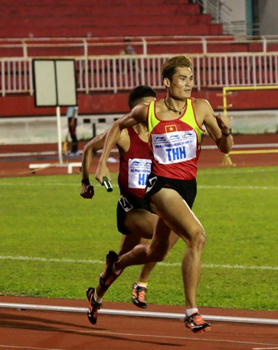 TP HCM phá kỷ lục 4x200 m nữ - Ảnh 1.
