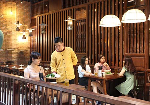 Nhà hàng Hẻm 12 - Hoài niệm về một Sài Gòn xưa - Ảnh 3.