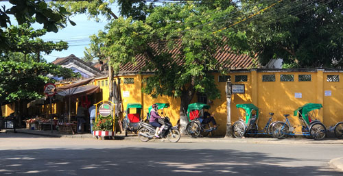 Phố không còn mùa nữa - Ảnh 1. Phố không còn mùa nữa - Ảnh 1.