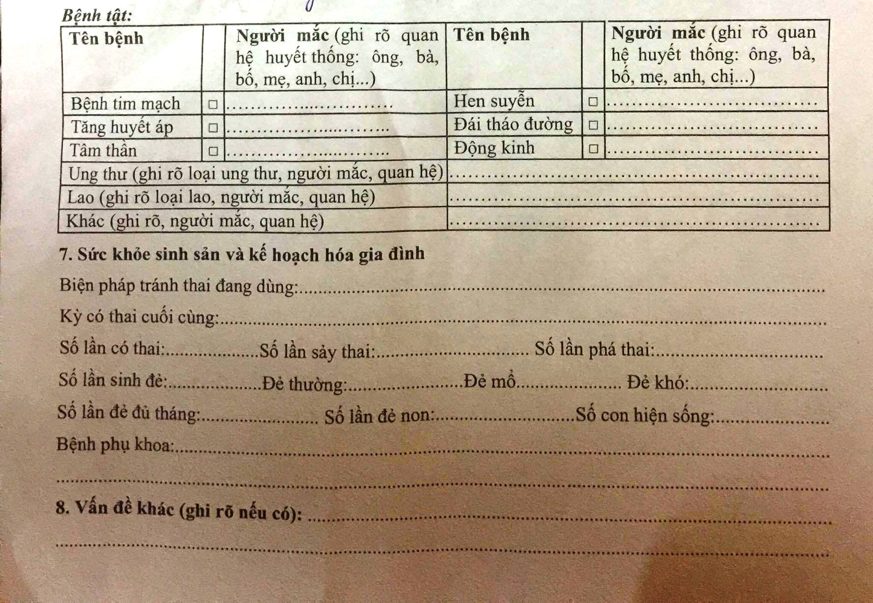  Một phần trong hồ sơ giấy tờ điều hành sức khoẻ cá nhân của học trò được phát cho học sinh tiểu học 