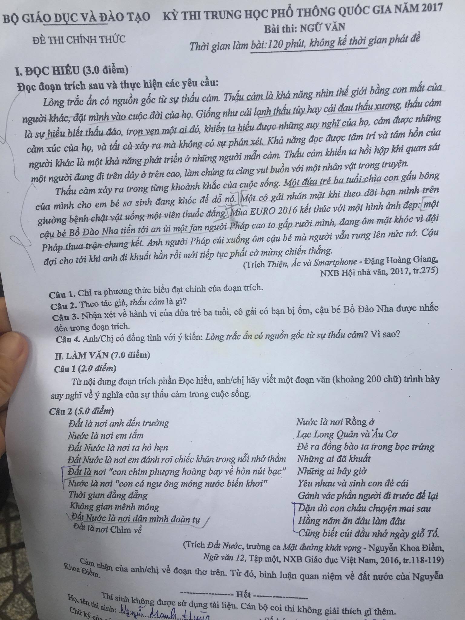 Đề ngữ văn có thực sự dễ? - Ảnh 1. Đề ngữ văn có thật sự dễ? - Ảnh 1.
