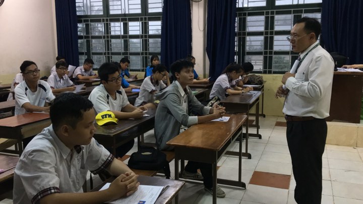 866.000 sĩ tử làm giấy má dự tại 2.300 điểm thi - Ảnh 9.