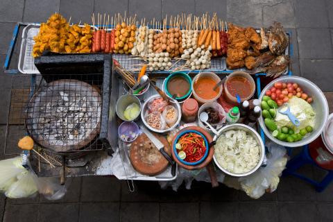 Bangkok, Thái Lan: Nhắc đến ẩm thực đường phố không thể không nhắc đến Bangkok, vì đây chính là yếu tố thu hút khách du lịch của thủ đô Thái Lan.