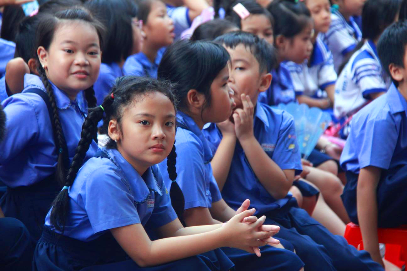 Học sinh bức xúc vì cha mẹ thường xuyên...phạm pháp - Ảnh 2. Học sinh bức xúc vì bố mẹ luôn luôn...phạm pháp - Ảnh 2.