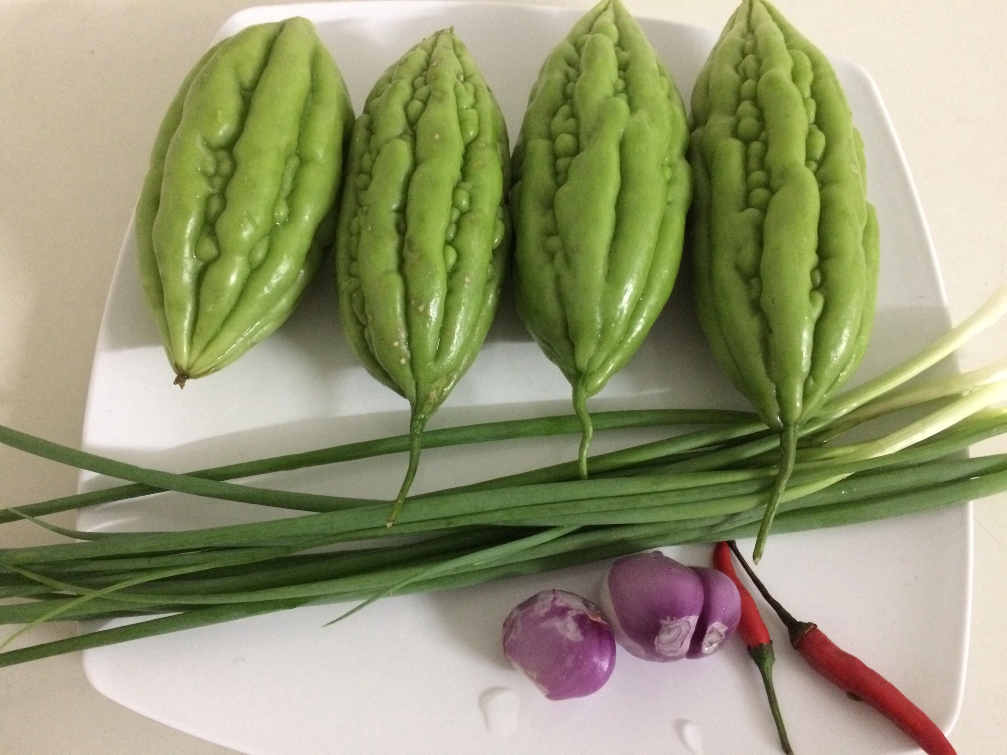 Cá rô mề kho khổ qua, dân dã mà ngon khó tả! - Ảnh 2. Cá rô mề kho khổ qua, dân dã mà ngon khó tả! - Ảnh 2.