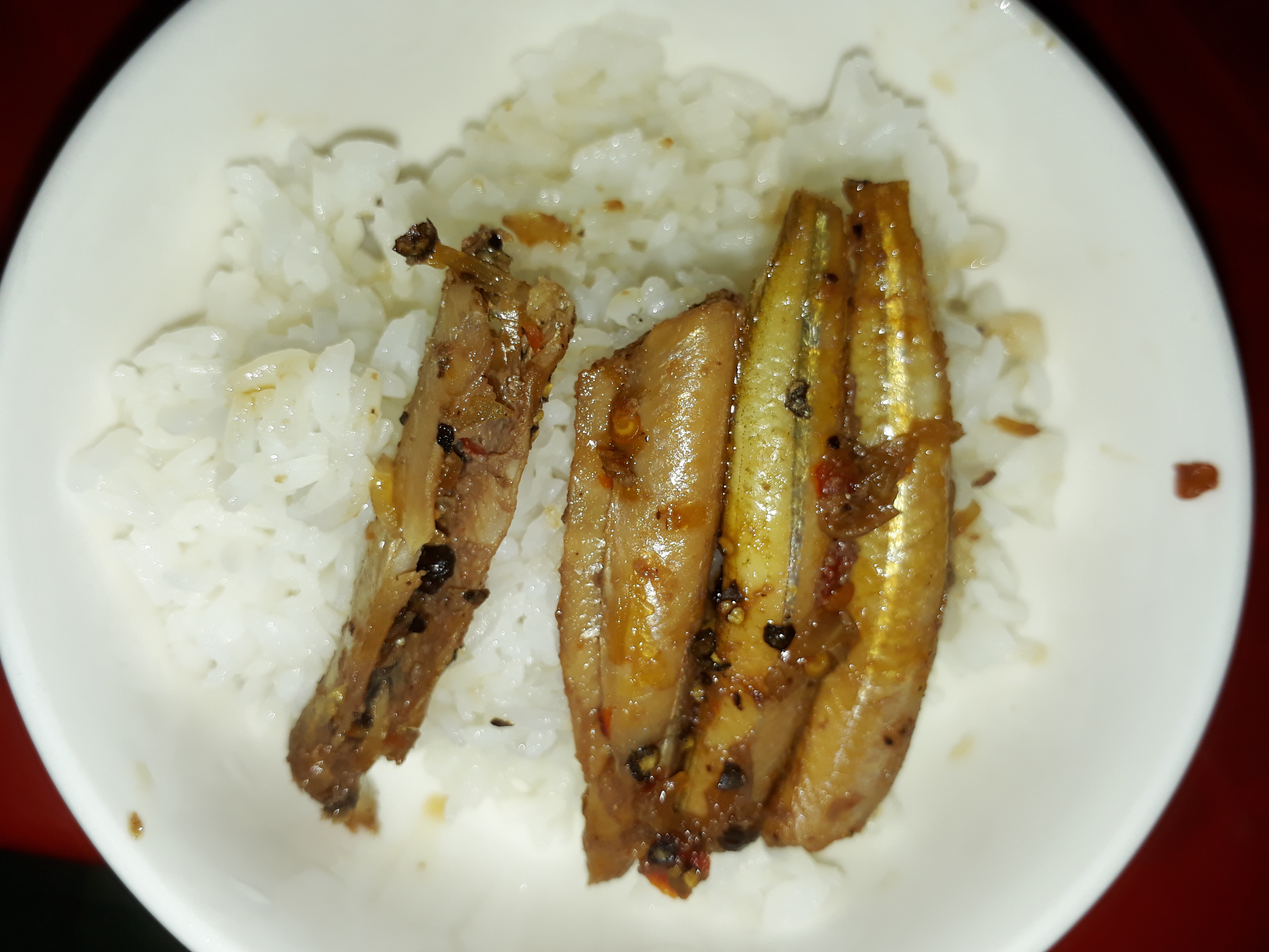 Mưa bay liu hiu, ăn cá lìm kìm kho tiêu - Ảnh 3.