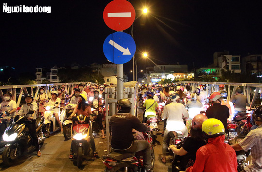 Đường nào cũng kẹt, dân Sài Gòn mệt mỏi trở về nhà - Ảnh 5.