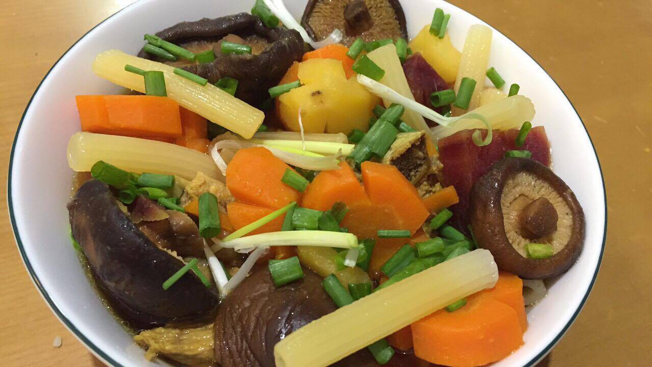 Súp nui sườn non cho bữa sáng - Ảnh 5. Súp nui sườn non cho bữa sáng - Ảnh 5.