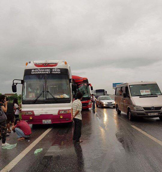 3 xe tông nhau, nhiều người bị thương trên cao tốc Pháp Vân-Cầu Giẽ - Ảnh 1.