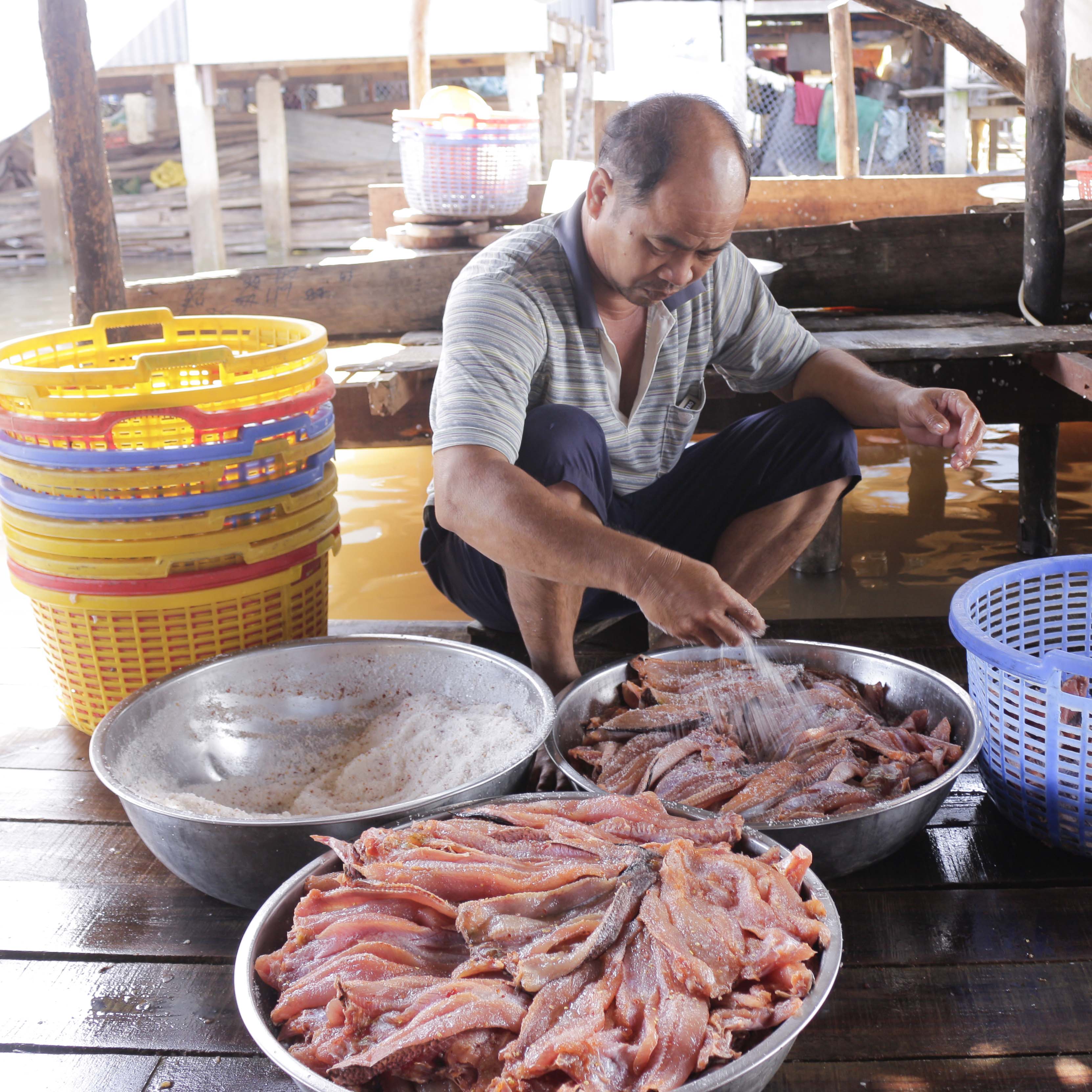 “Chết thèm” với đặc sản khô 1 nắng mùa nước nổi - Ảnh 2.