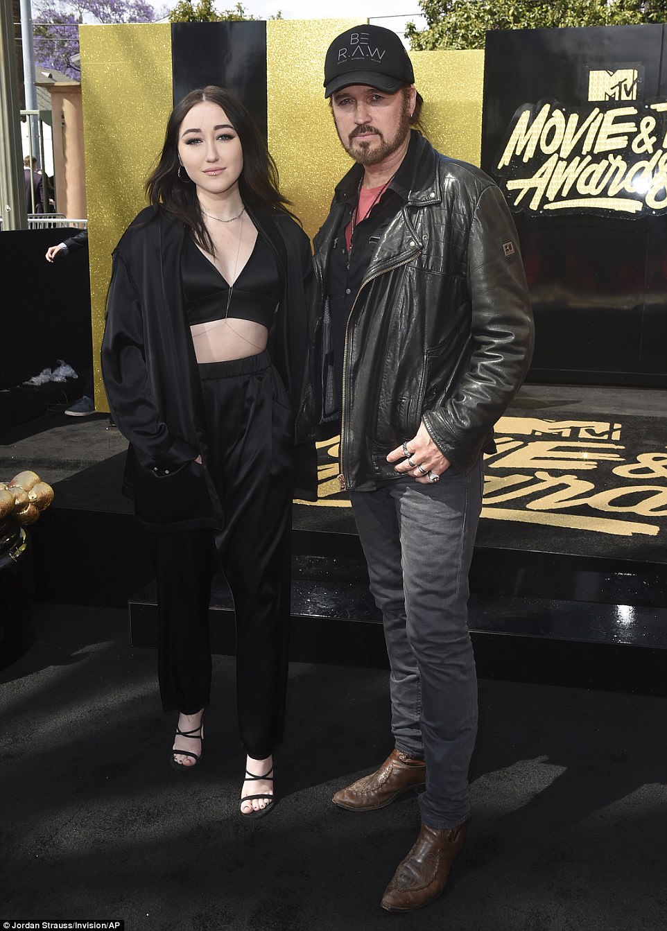 Mưa đá phá thảm đỏ MTV Movie Awards - Ảnh 10. Mưa đá phá thảm đỏ MTV Movie Awards - Ảnh 10.