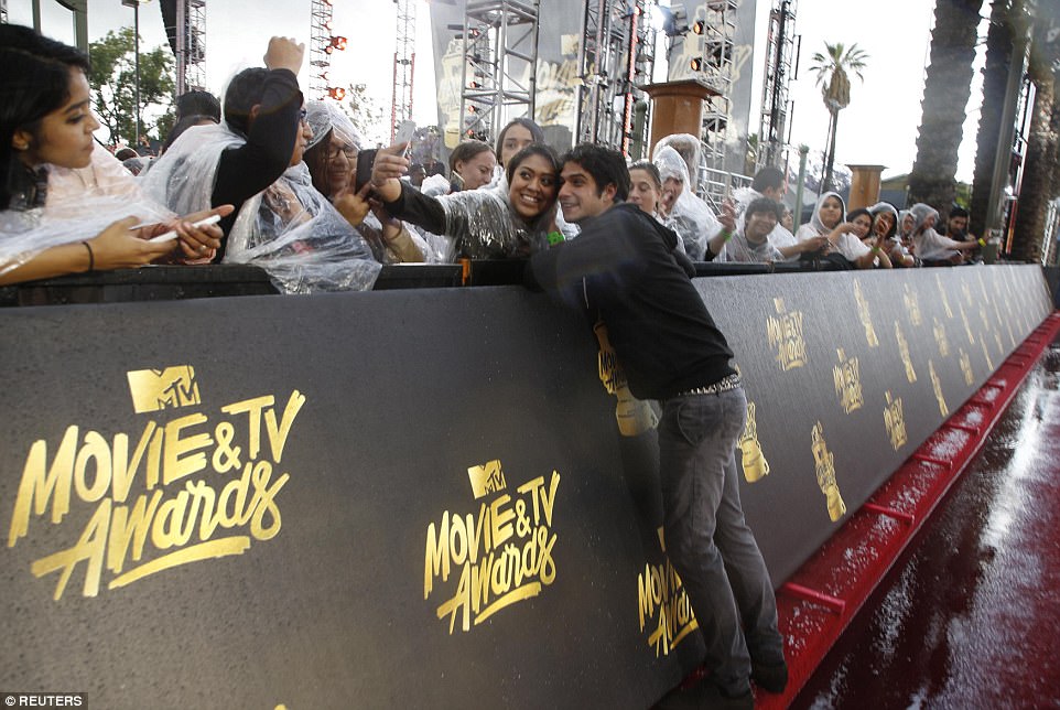 Mưa đá phá thảm đỏ MTV Movie Awards - Ảnh 8. Mưa đá phá thảm đỏ MTV Movie Awards - Ảnh 8.