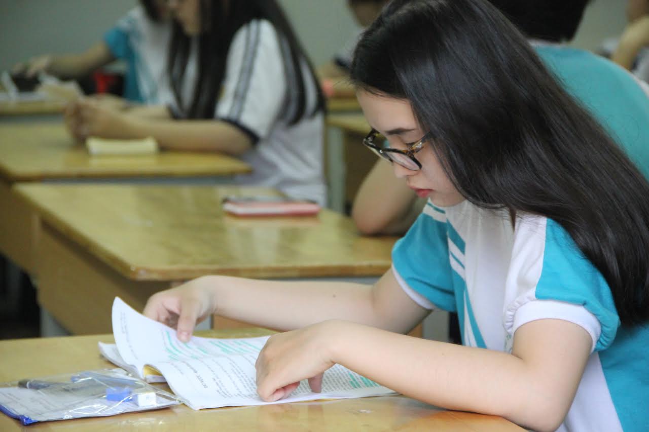 866.000 thí sinh làm thủ tục dự ở 2.300 điểm thi - Ảnh 4.