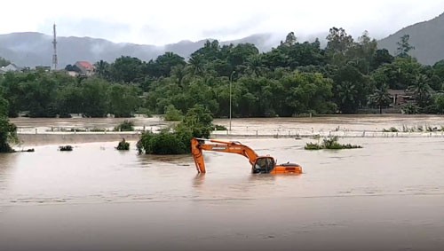 Bão cực mạnh đang tiến vào - Ảnh 1.