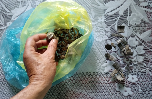 Sau loạt tiếng nổ khi máy bay bay ngang, nhiều nhà dân bị hỏng nặng - Ảnh 6. Sau loạt tiếng nổ khi máy bay bay ngang, nhiều nhà dân bị hỏng nặng - Ảnh 6.