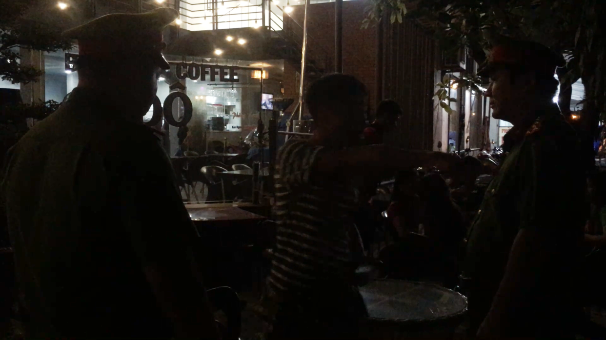 Đột k&iacute;ch c&agrave; ph&ecirc; v&otilde;ng chợ đầu mối - Ảnh 9.