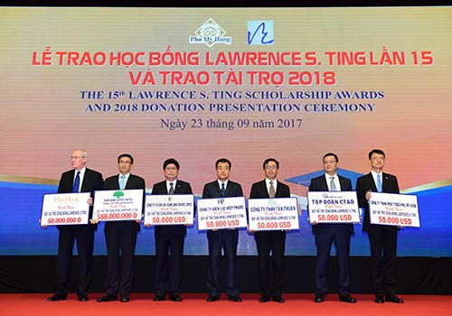 8,46 tỉ đồng được trao tặng tại lễ trao học bổng Lawrence S. Ting lần thứ 15 - Ảnh 4. 8,46 tỉ đồng được trao tặng tại lễ trao học bổng Lawrence S. Ting lần thứ 15 - Ảnh 4.
