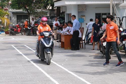 115 CNVC-LĐ thi Lái xe máy an toàn - Ảnh 1.