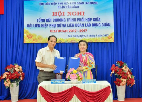 LĐLĐ quận Tân Bình, TP HCM và Hội LHPN quận vừa ký kết chương trình phối hợp hoạt động