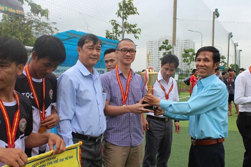 Hơn 700 CNVC-LĐ dự giải bóng đá mini - Ảnh 1.