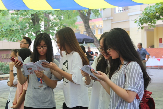 Hơn 1.200 vụ xâm hại dục tình con trẻ trong năm Bính Thân - Ảnh 2. Hơn 1.200 vụ xâm hại dục tình trẻ con trong năm Bính Thân này - Ảnh 2.