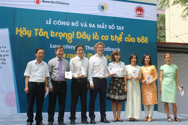 Hơn 1.200 vụ xâm hại tình dục trẻ con trong năm Bính Thân này - Ảnh 3. Hơn 1.200 vụ xâm hại dục tình trẻ nhỏ trong năm Bính Thân - Ảnh 3.