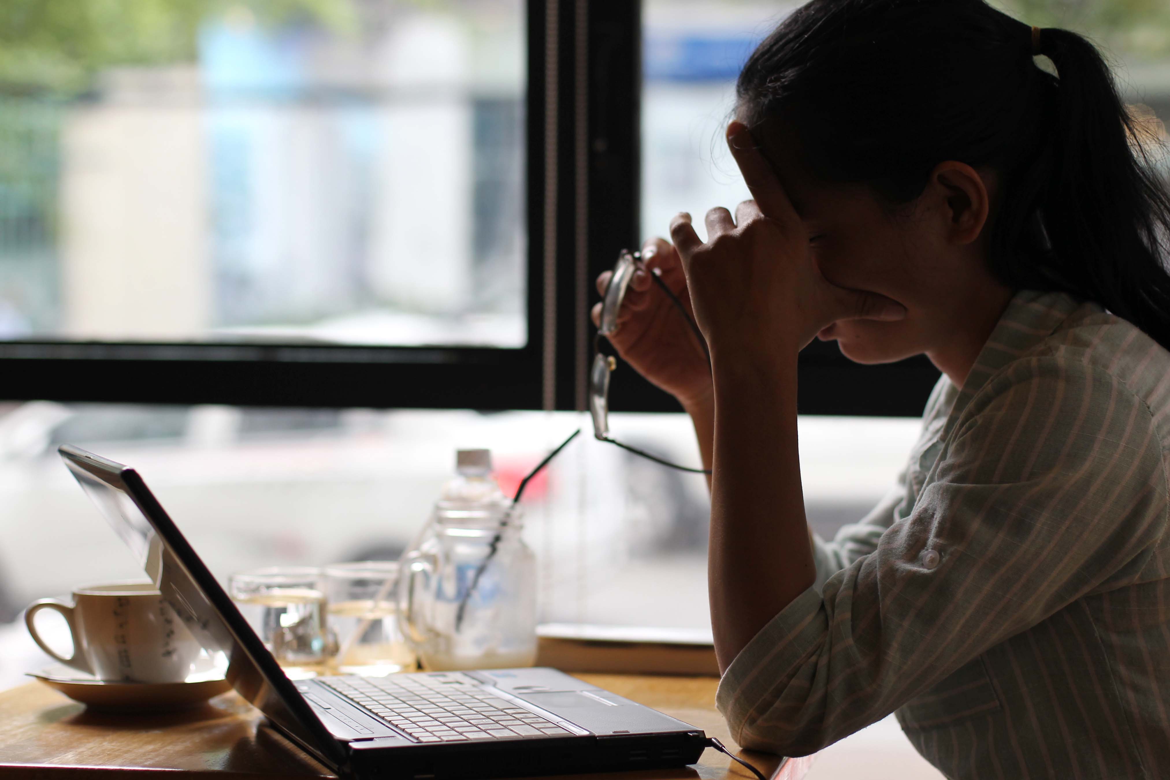 Đủ kiểu ảo gi&aacute;c do&hellip; bệnh - Ảnh 1.