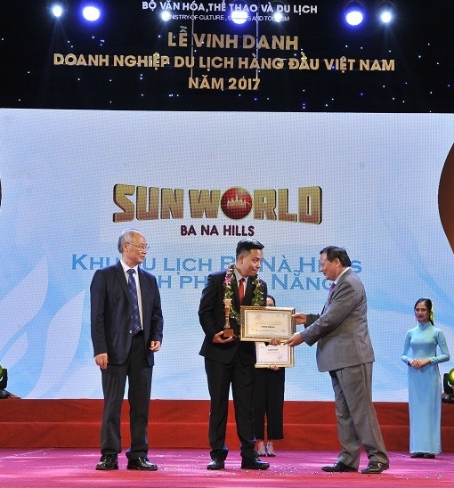 Sun World Ba Na Hills tiếp tục được vinh danh Khu du lịch hàng đầu Việt Nam - Ảnh 1.