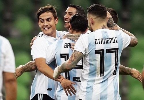 Argentina thua thảm Nigeria, Tây Ban Nha hòa chật vật chủ nhà World Cup - Ảnh 1.