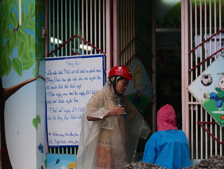 Học sinh thành phố hcm nghỉ học tránh bão Tembin từ sáng nay 25-12 - Ảnh 2. Học sinh tp sài gòn nghỉ học tránh bão Tembin từ sáng nay 25-12 - Ảnh 2.