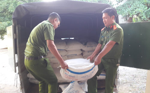 Thu giữ 3.000 kg đường nhập lậu từ Lào - Ảnh 1.