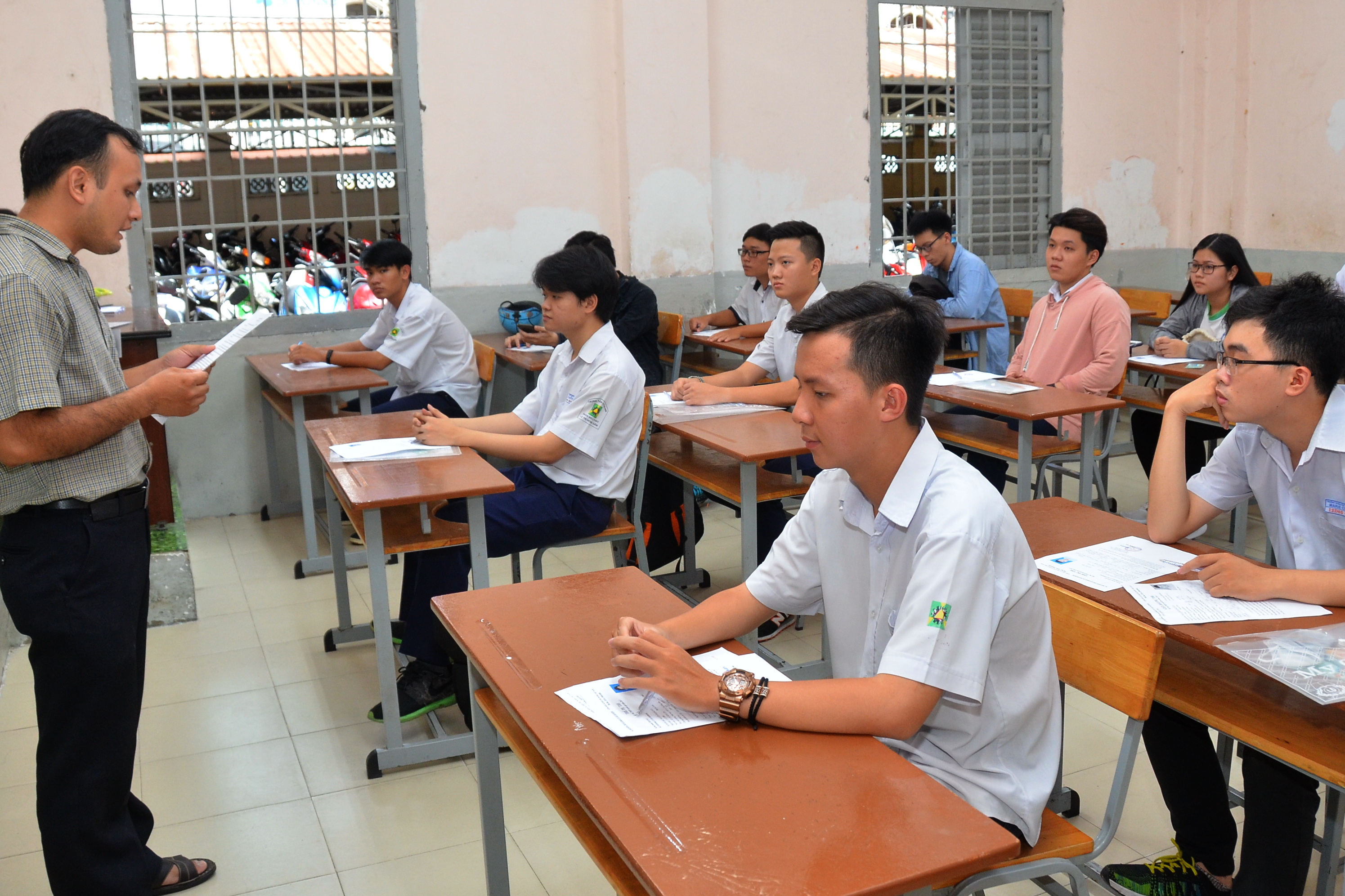 Không tạo áp lực với thí sinh - Ảnh 1.