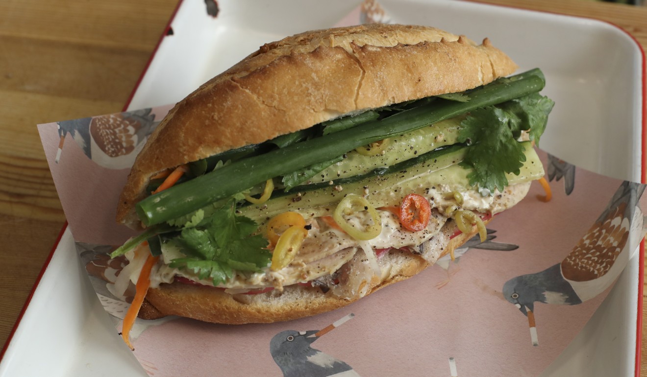 8 tiệm bánh mì thịt Việt Nam ngon nức tiếng ở Hồng Kông - Ảnh 2. 8 tiệm bánh mì thịt Việt Nam ngon nức tiếng ở Hồng Kông - Ảnh 2.