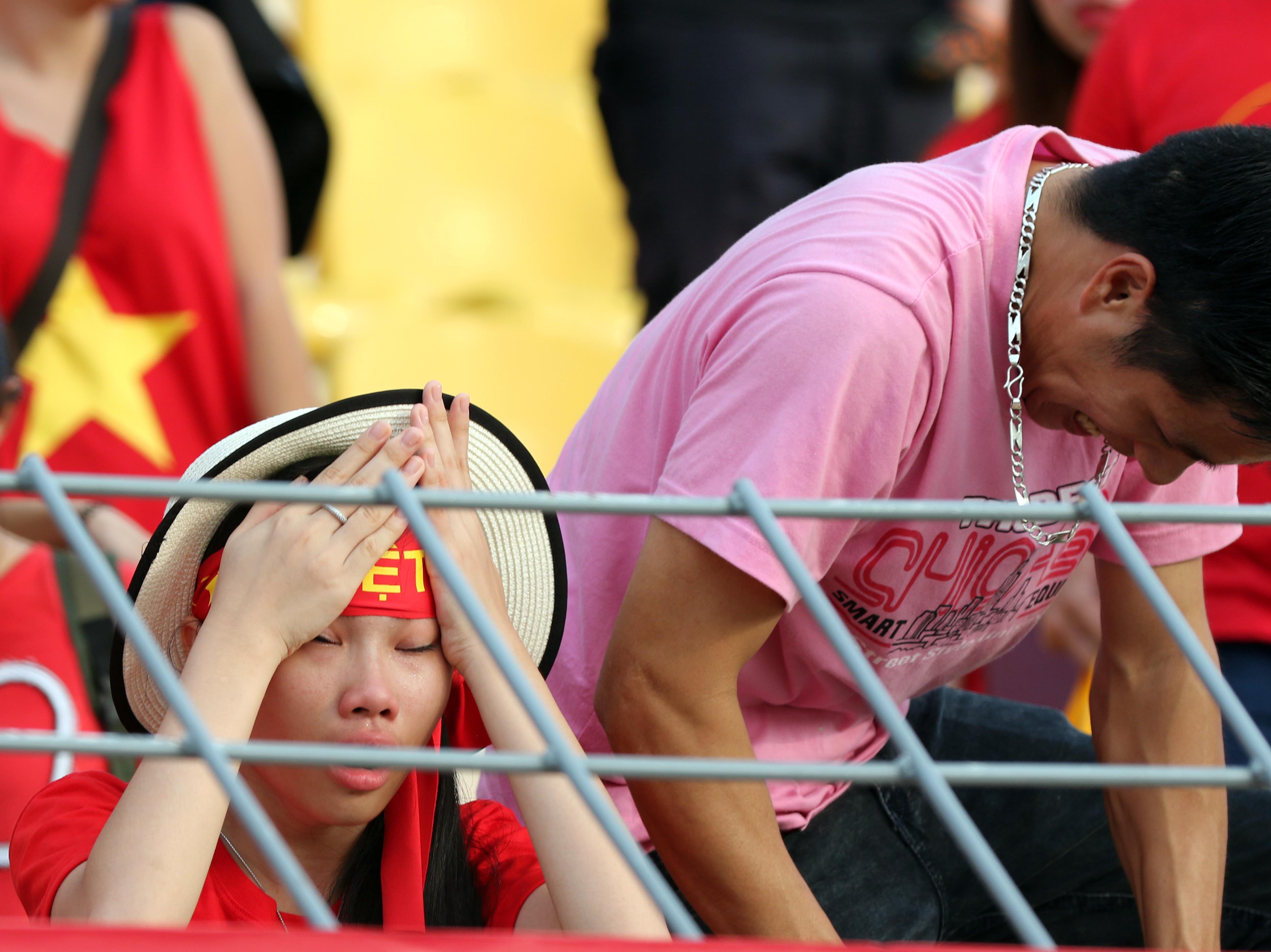Chùm ảnh: Nước mắt Việt Nam tại Selayang sau trận thua của U22! - Ảnh 7.