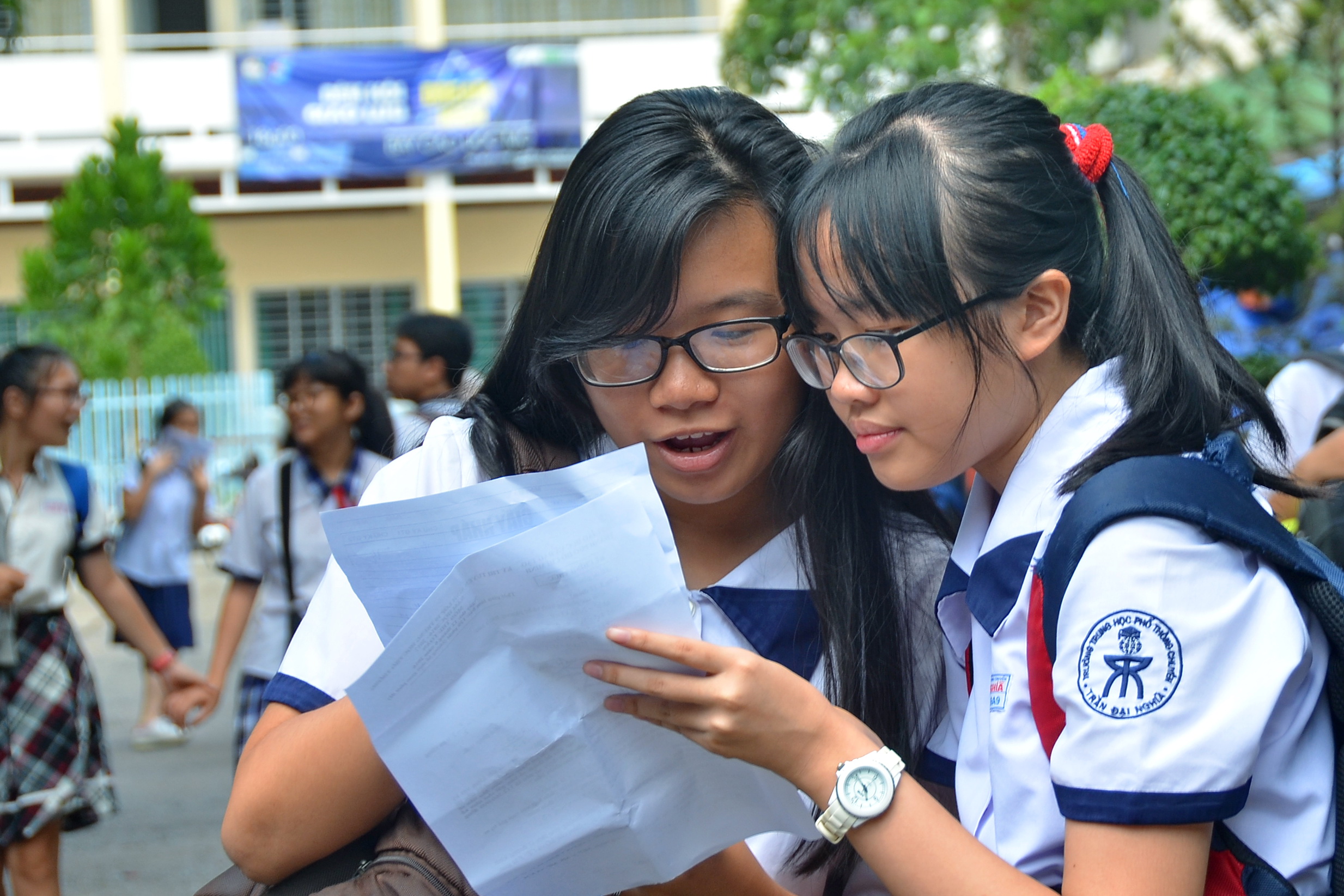 Thí sinh thi lớp 10 tăng kỷ lục - Ảnh 1. Thí sinh thi lớp 10 tăng kỷ lục - Ảnh 1.