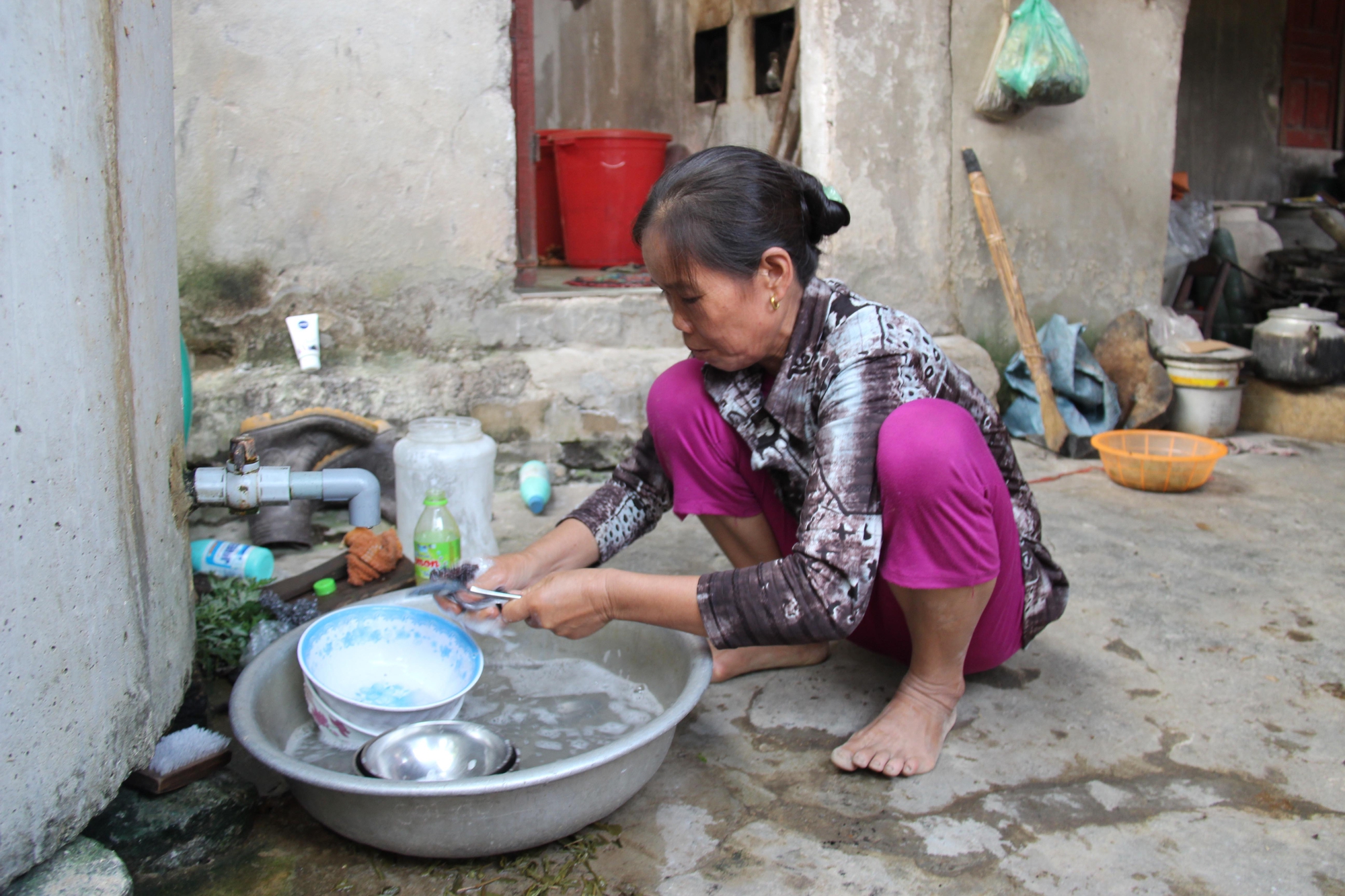 Lương hưu 1,3 triệu đồng, sống sao nổi! - Ảnh 1. Lương hưu 1,3 triệu vnđ, sống sao nổi! - Ảnh 1.