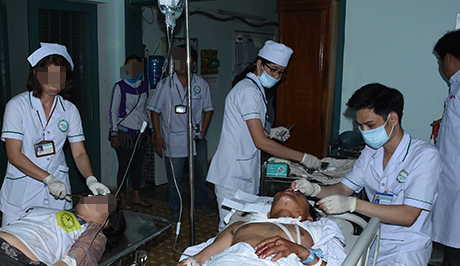 Tai nạn chết người ở Kon Tum: 24 người nghi phơi nhiễm HIV - Ảnh 1.