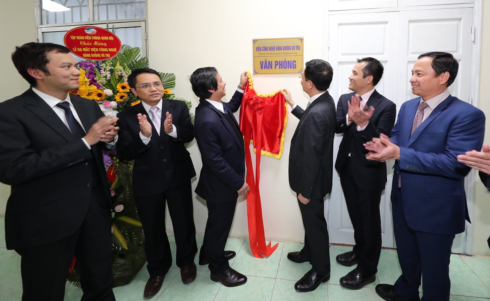 Ra mắt Viện k.thuật Hàng ko vũ trụ - Ảnh 2. Ra mắt Viện k.thuật Hàng ko vũ trụ - Ảnh 2.