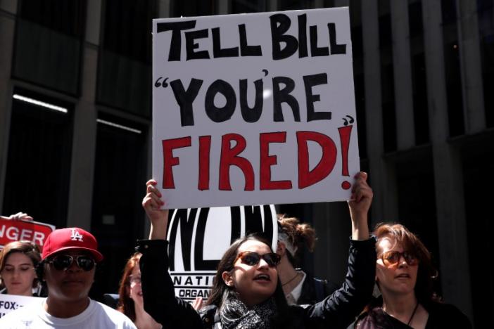 Biểu tình chống Bill sau khi có đơn khiếu kiện quấy rối tình dục