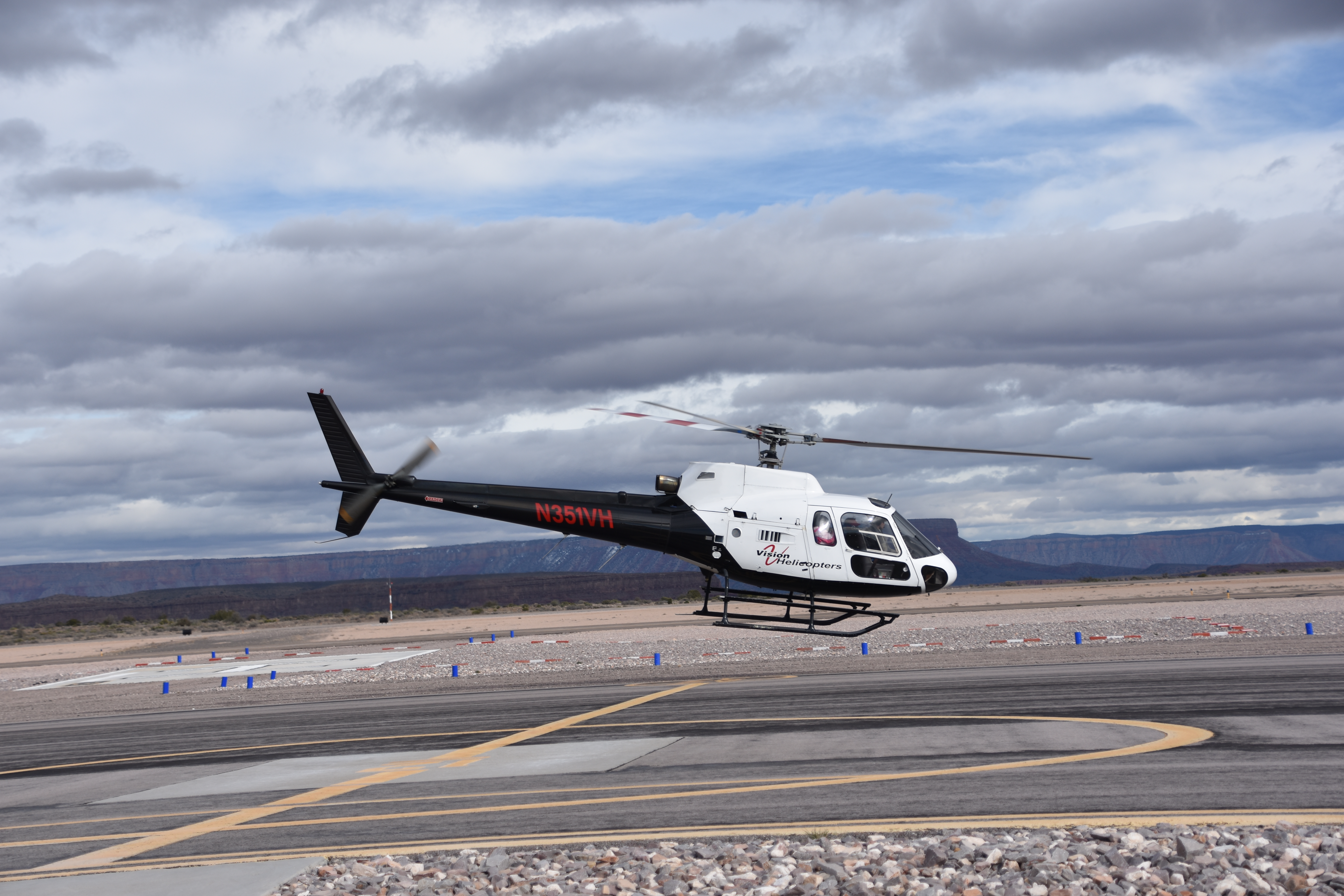 Một lần trong đời làm đại bàng dưới Đại Vực! - Ảnh 15. Một lần trong đời làm đại bàng dưới Đại Vực! - Ảnh 15.