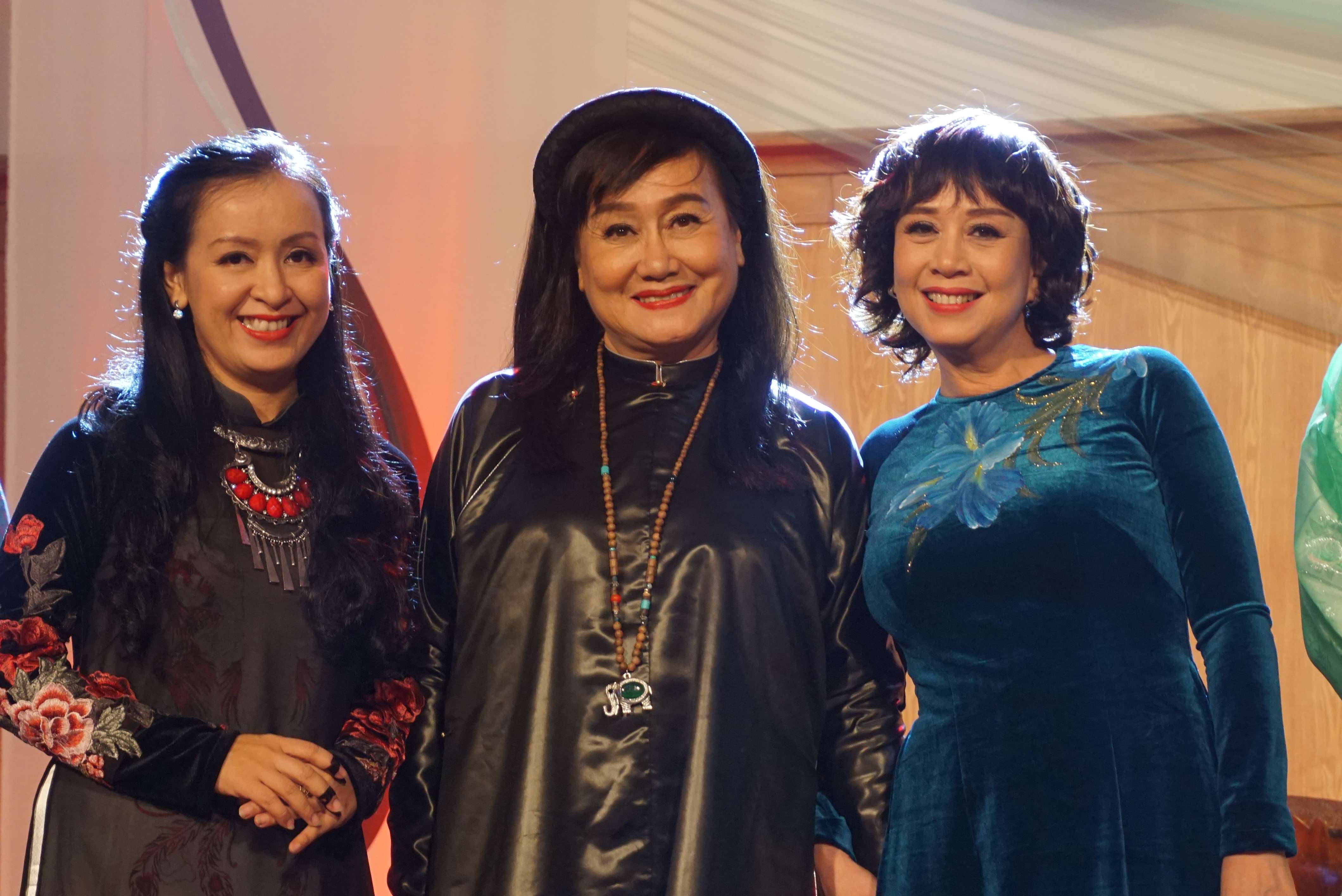 NS Minh Phượng: 20 năm xa xứ vẫn mong ng&agrave;y về - Ảnh 1.