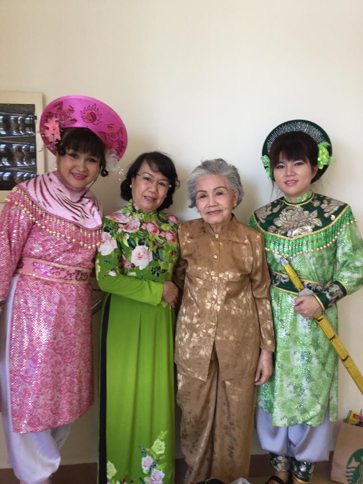 NSƯT Minh Vương, Bích Thủy đắt sô đờn ca tài tử học đường - Ảnh 9. NSƯT Minh Vương, Bích Thủy đắt sô đờn ca tài tử học đường - Ảnh 9.