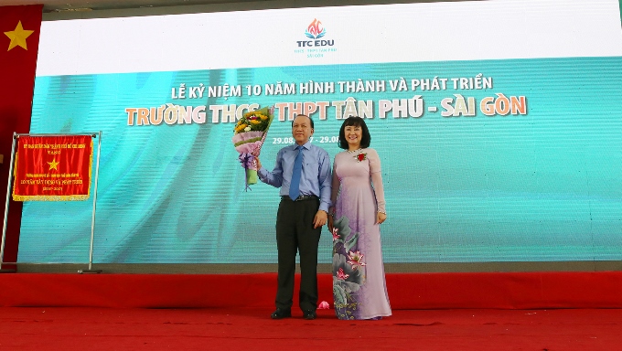 Nỗ lực vì một nền giáo dục hội nhập, nhân văn - Ảnh 2. Nỗ lực vì một nền giáo dục hội nhập, nhân bản - Ảnh 2.