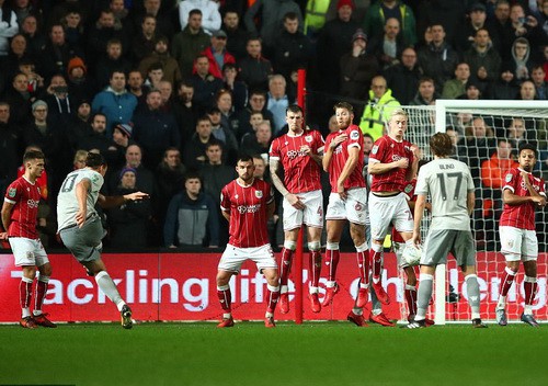 Gục ngã phút 93, Man United thành cựu vương League Cup - Ảnh 3.