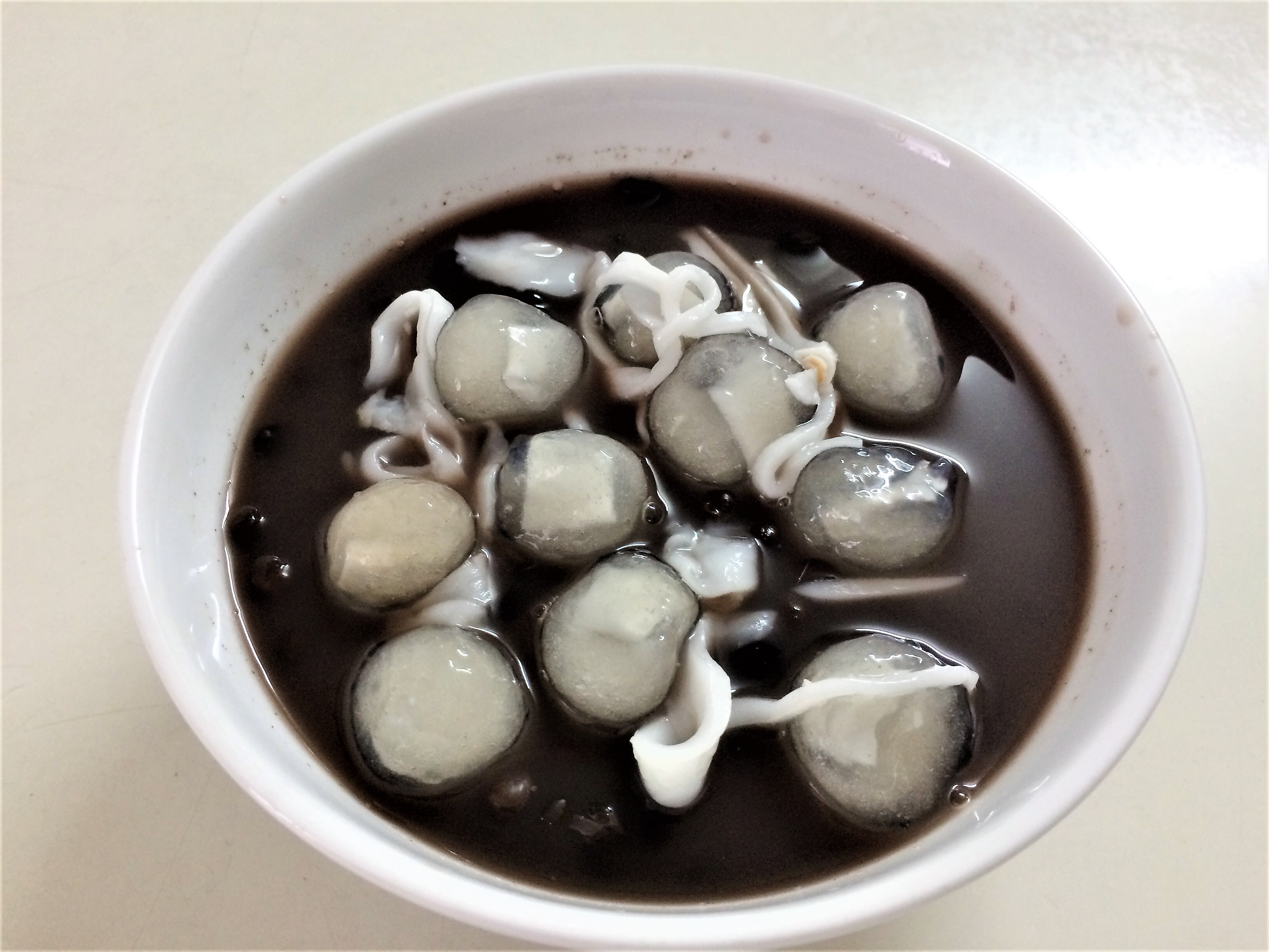 Trưa hè bỗng thèm chén chè đậu đen thuở nào - Ảnh 1. Trưa hè bỗng thèm chén chè đậu đen thuở nào - Ảnh 1.