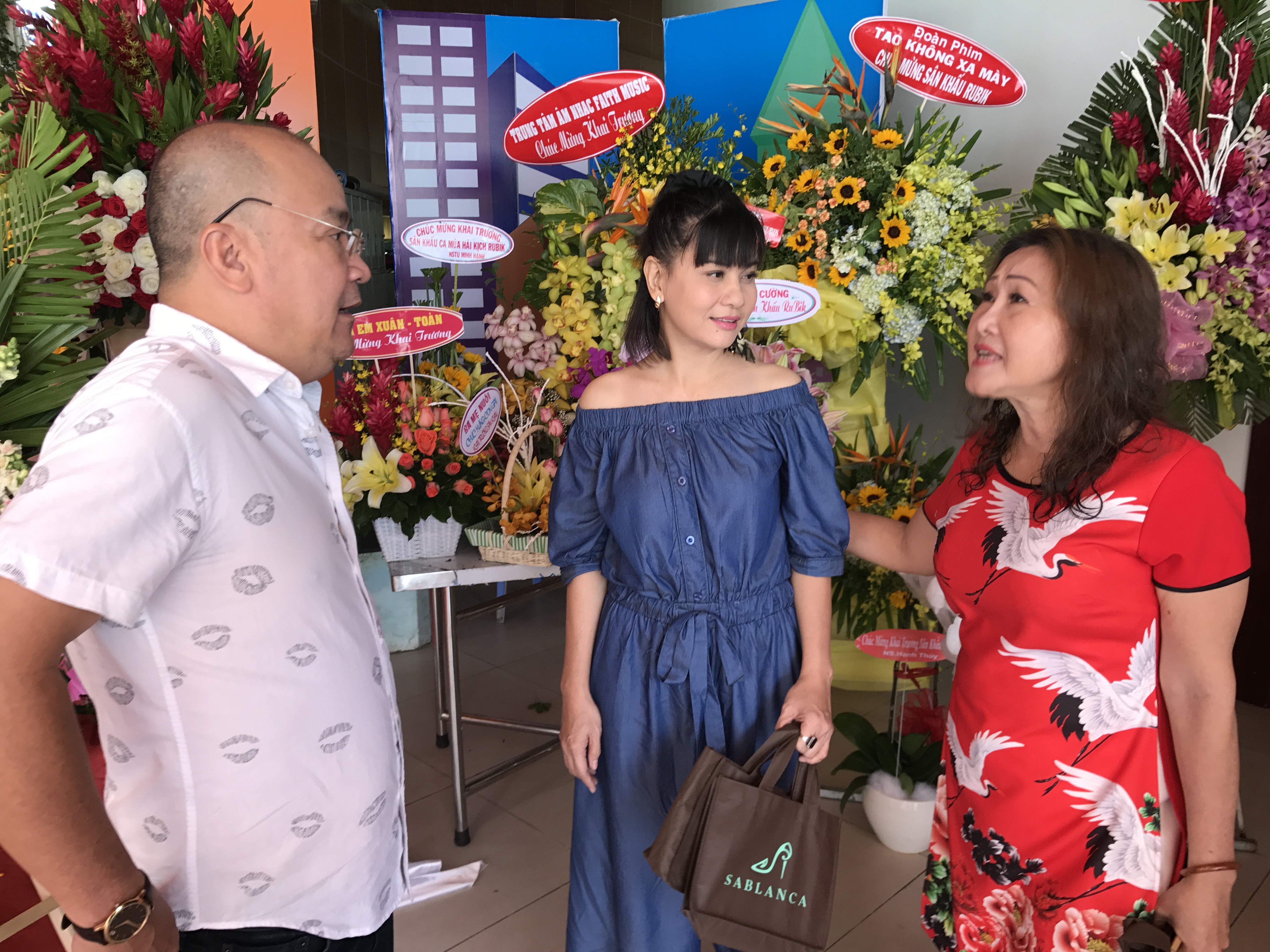 Đệ tử Hoài Linh mở thêm sân khấu kịch - Ảnh 4. Đệ tử Hoài Linh mở thêm sân khấu kịch - Ảnh 4.