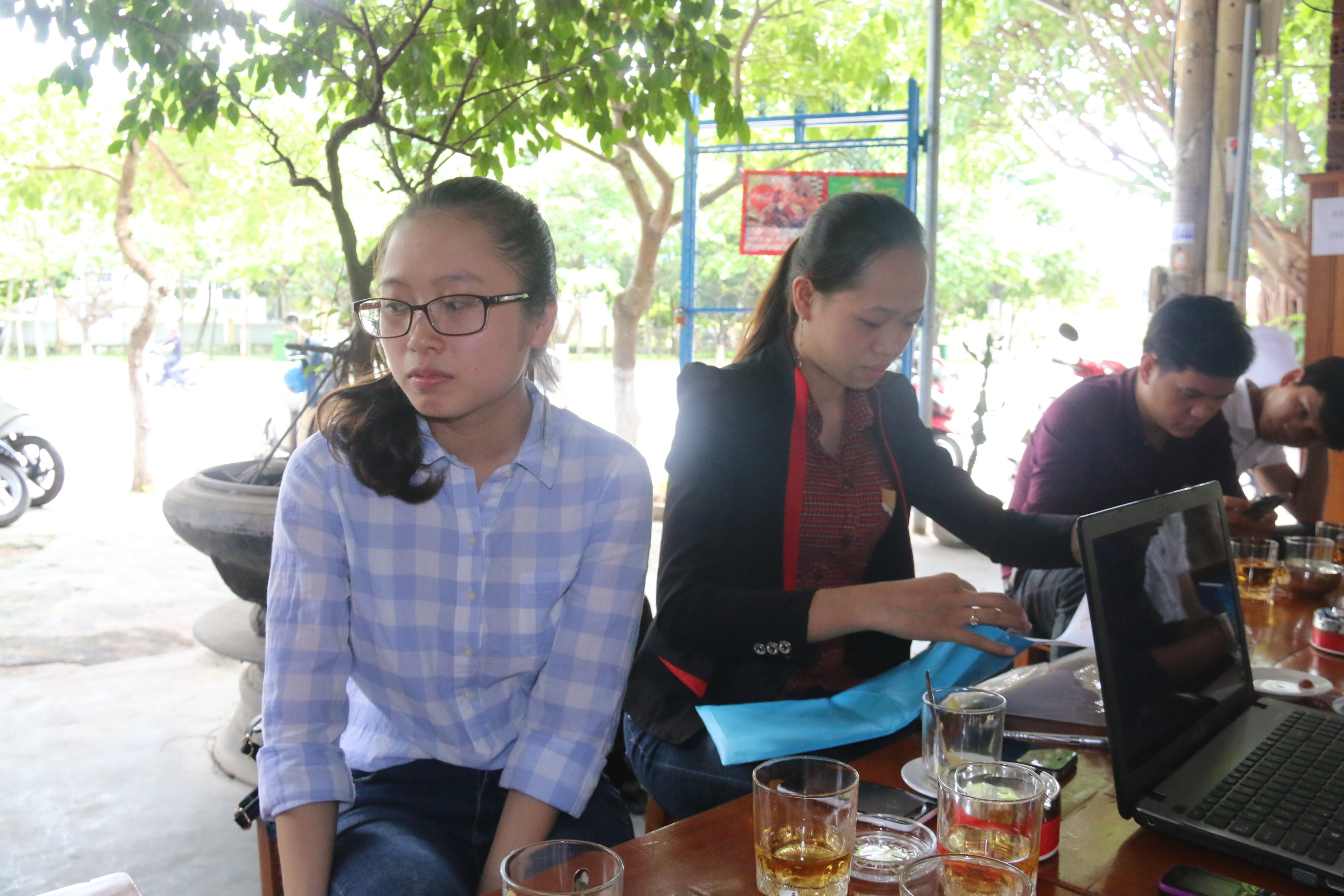 Vụ ăn mừng vì nghĩ đậu viên chức: Rút kinh nghiệm! - Ảnh 1. Vụ ăn mừng vì nghĩ đậu viên chức: Rút kinh nghiệm! - Ảnh 1.